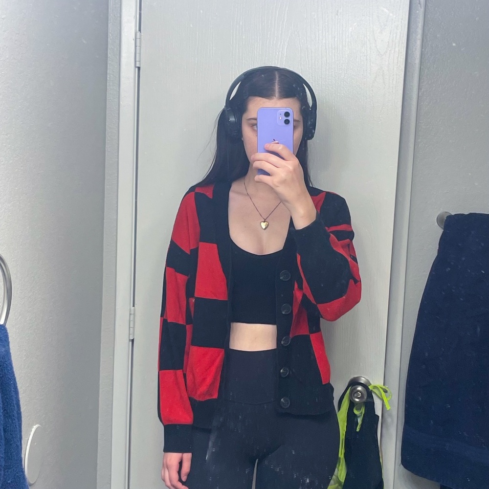 Black and Red Cardigan - Picture 7 of 7